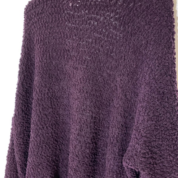 Very comfy cardigan with a beautiful color. Pockets are a bonus. - Picture 3 of 9